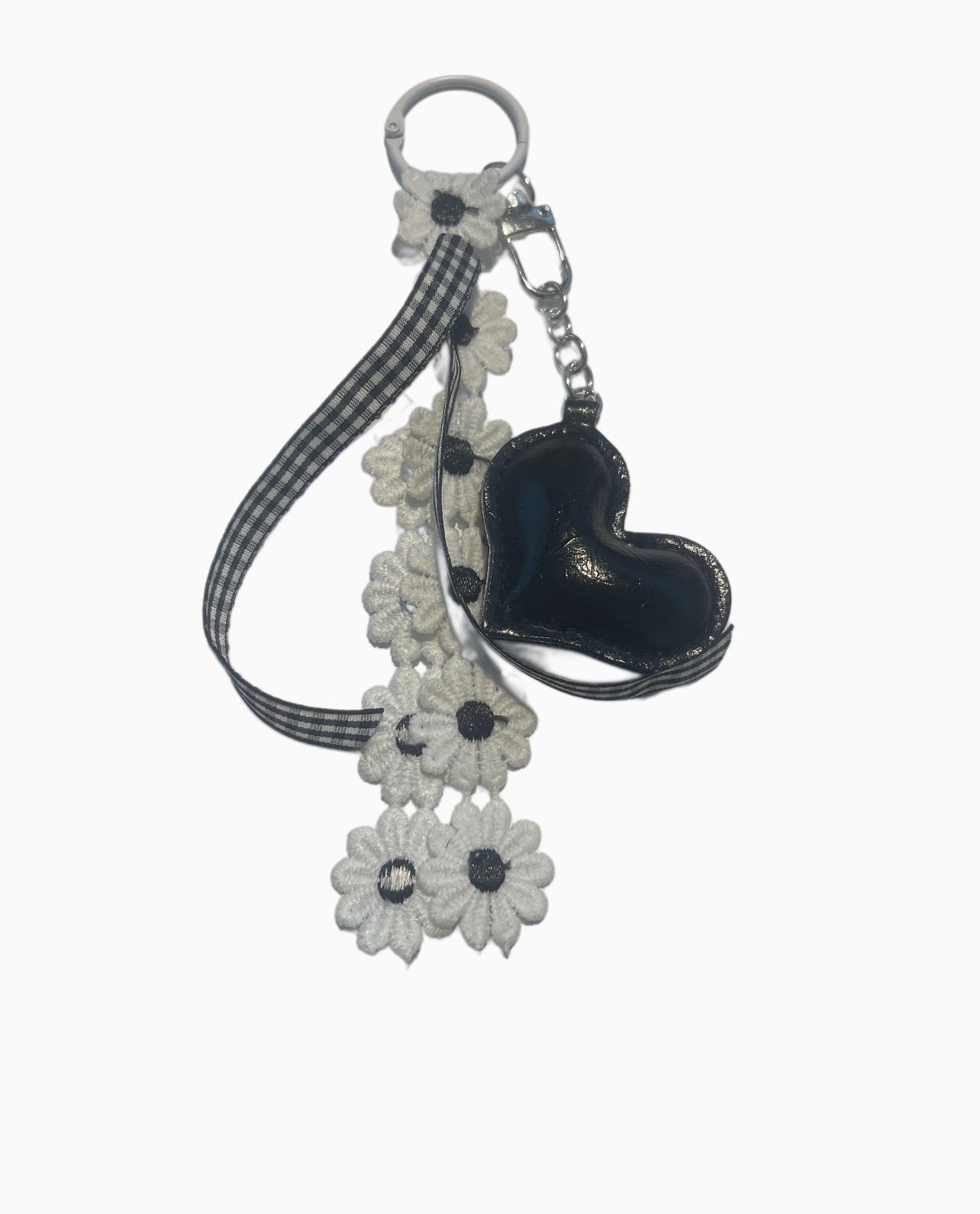 Black Heart with Daisy Keychain